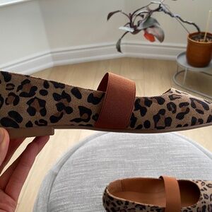 L’intervalle leopard print flats